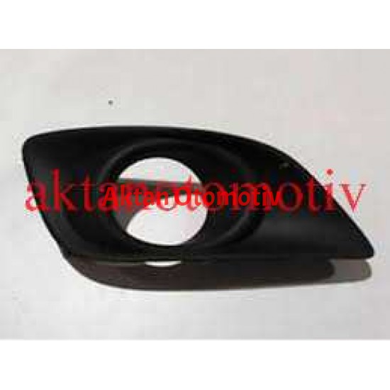 SİS LAMBA KAPAĞI AVENSİS 07-10 ÖN SAĞ